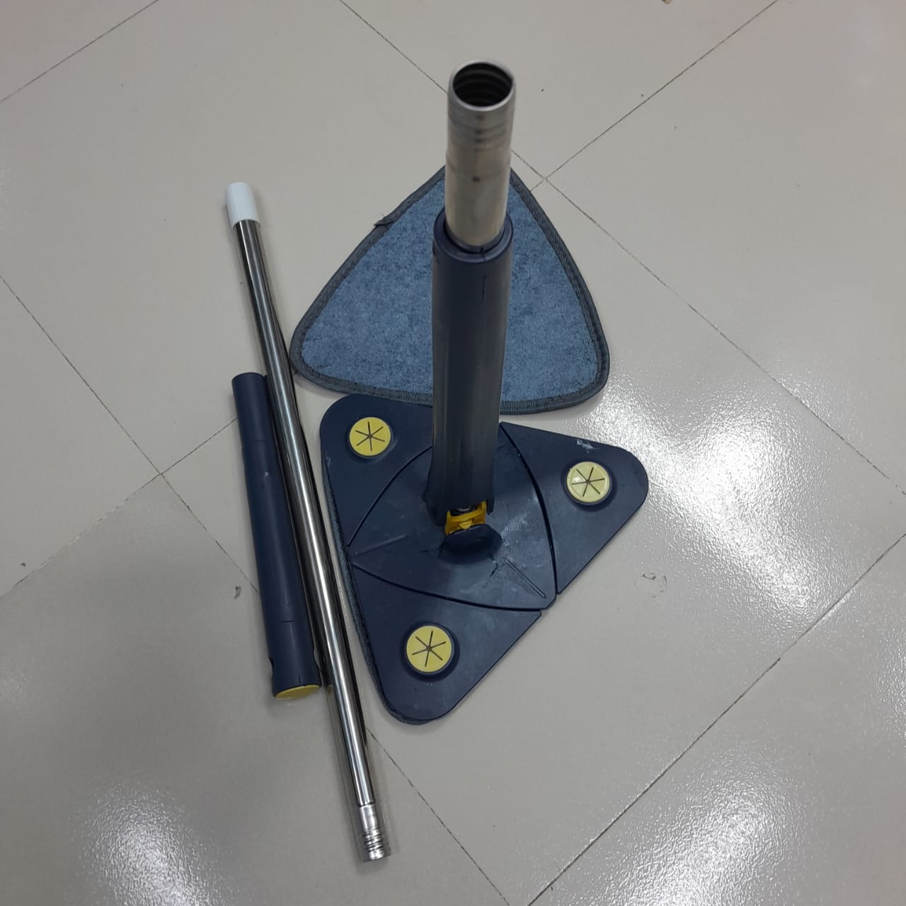 60° Rotatable Adjustable Cleaning Mop Extendable Triangle Mop with Long Handle Hand Push-Pull Squeezing Cleaning Mop Dry Mop Multifunctional Microfiber Wet and Dry Mop for Floor Wall - Image 7