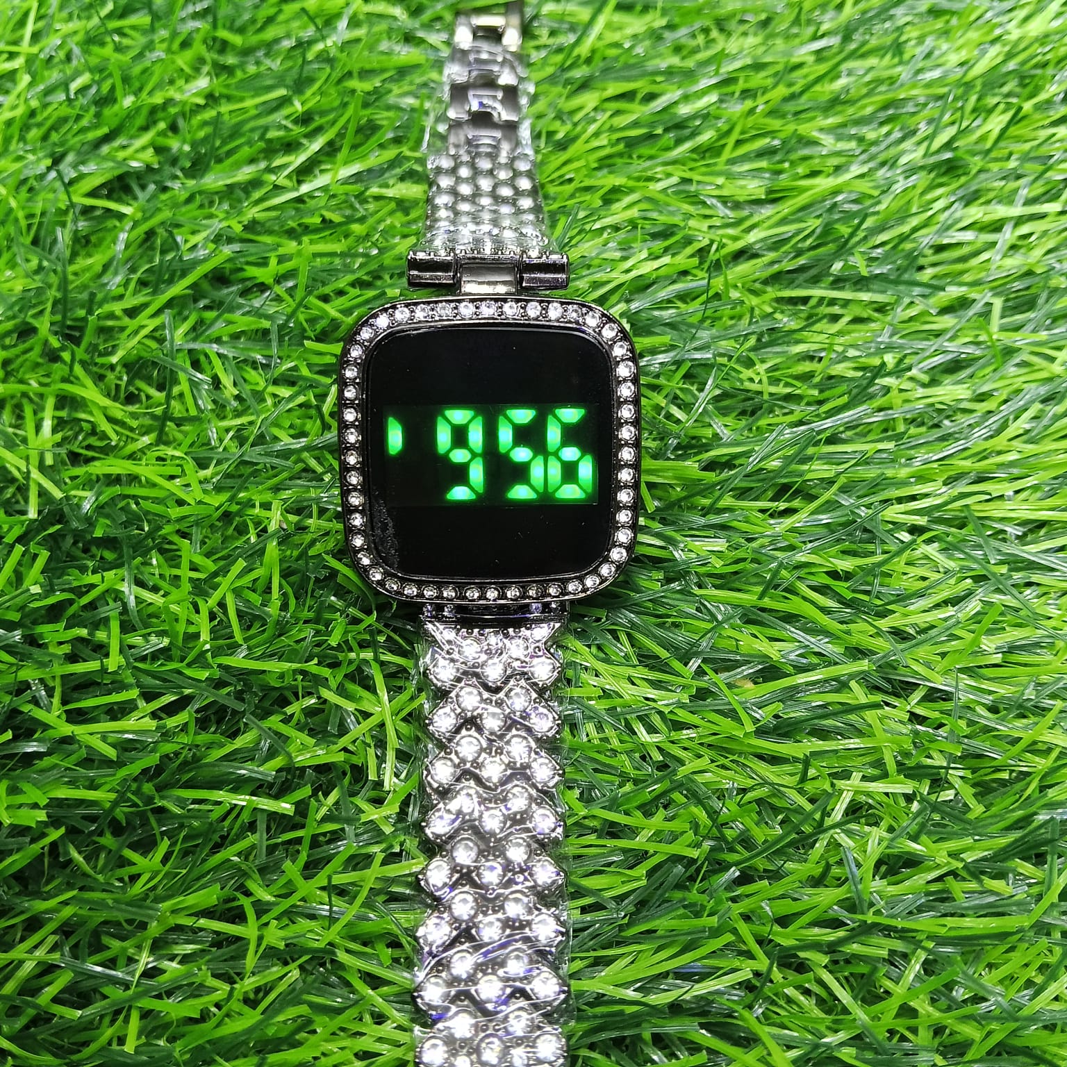 New Trend Fashion Steel Chain Diamond Women Watch Full Diamond Touch Screen LED Water Diamond Bracelet Watch (black) - Image 4